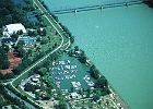Sportboothafen und Badeanstalt Krems, Donau-km 2002 : Hafen, Sportboothafen, Brücke